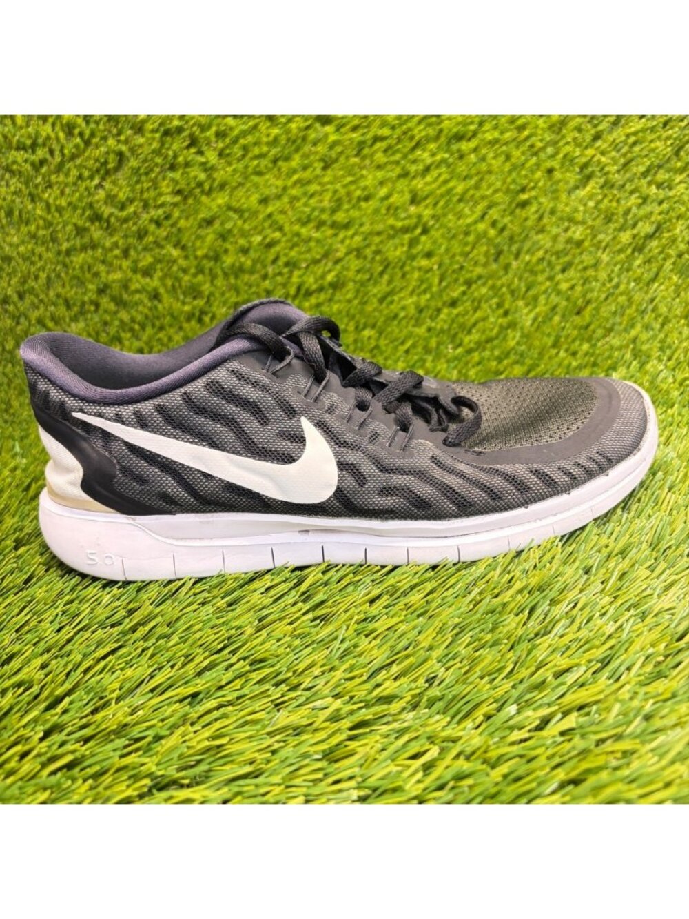 Nike Free 5.0 Womens Size 8 Black White Athletic Running Walking Shoes Sneakers